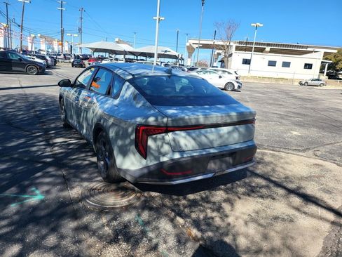 Used 2025 Kia K4 LXS image 6
