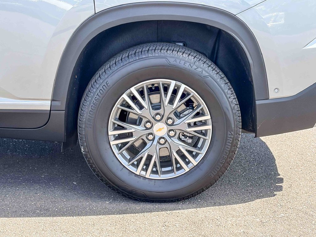 Used 2026 Chevrolet Traverse LT w/ Enhanced Driving Package AWD/4WD image 15