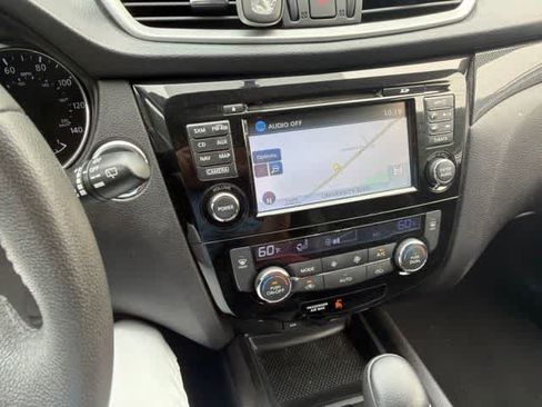Used 2015 Nissan Rogue SL w/ SL Premium Package AWD/4WD image 12