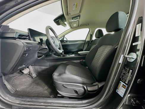 Used 2025 Kia K5 LXS image 13