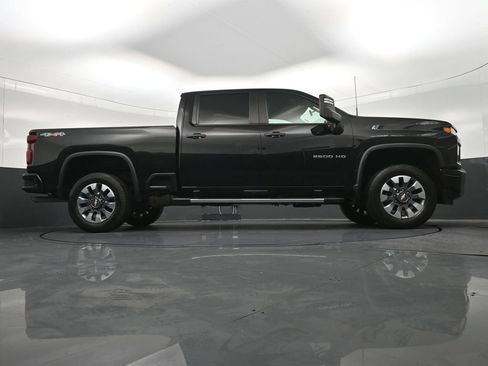 Used 2022 Chevrolet Silverado 2500 Custom w/ Custom Convenience Package AWD/4WD image 32