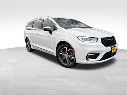 New 2026 Chrysler Pacifica Pinnacle