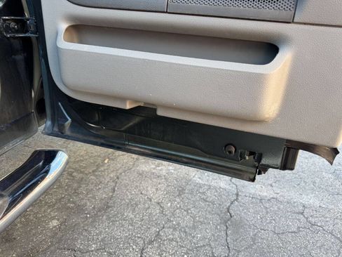 Used 2006 Ford F150 XLT image 9