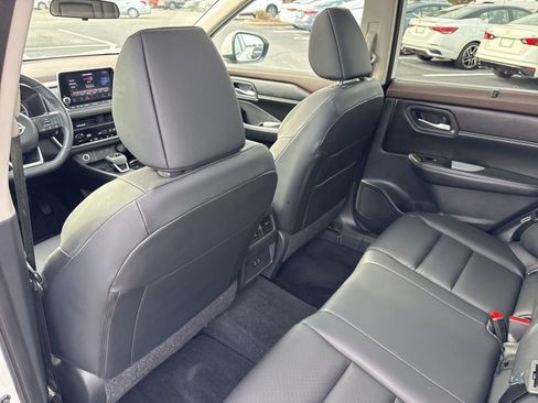 Certified 2023 Nissan Rogue SV w/ SV Premium B Package image 14