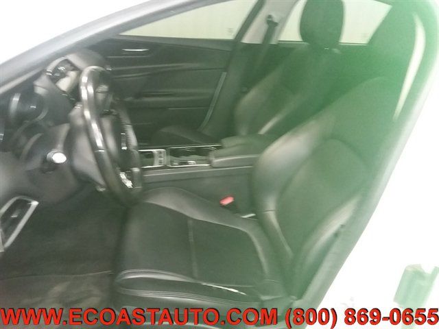 Used 2017 Jaguar XE RWD image 10