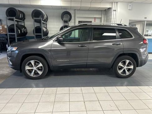 Used 2019 Jeep Cherokee Limited AWD/4WD image 3
