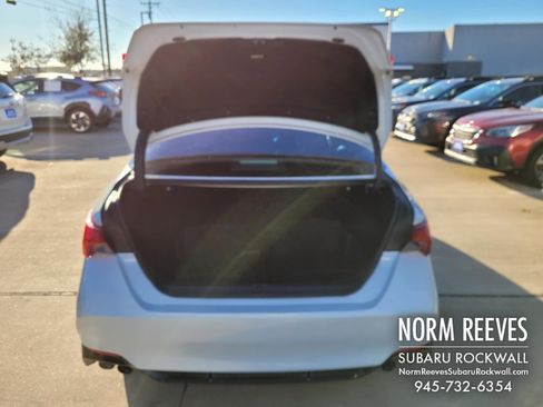 Used 2019 Toyota Avalon XSE image 19