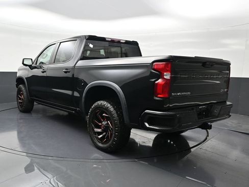 Used 2022 Chevrolet Silverado 1500 ZR2 w/ Technology Package image 3