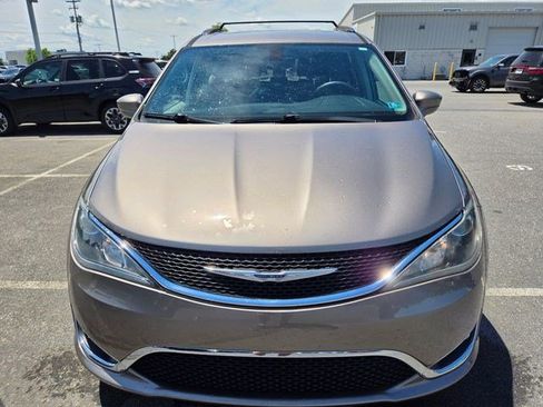 Used 2017 Chrysler Pacifica Touring-L Plus FWD image 22