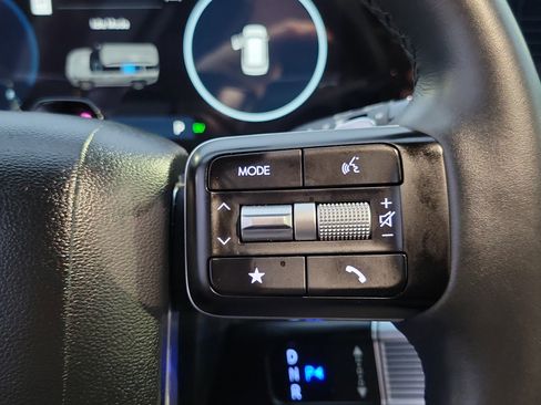 Used 2025 Hyundai Santa Fe Limited image 10