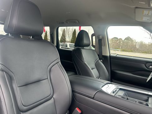 New 2026 Nissan Armada SV image 20