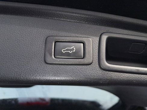 Used 2015 Subaru Forester 2.5i Limited image 9