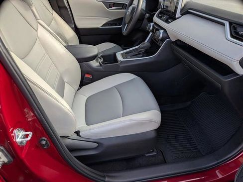 Used 2023 Toyota RAV4 XLE Premium image 21