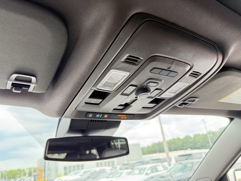 Used 2023 GMC Yukon XL Denali RWD image 28