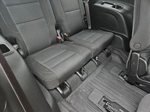 Certified 2023 GMC Acadia SLE w/ LPO, Floor Liner Package image 21