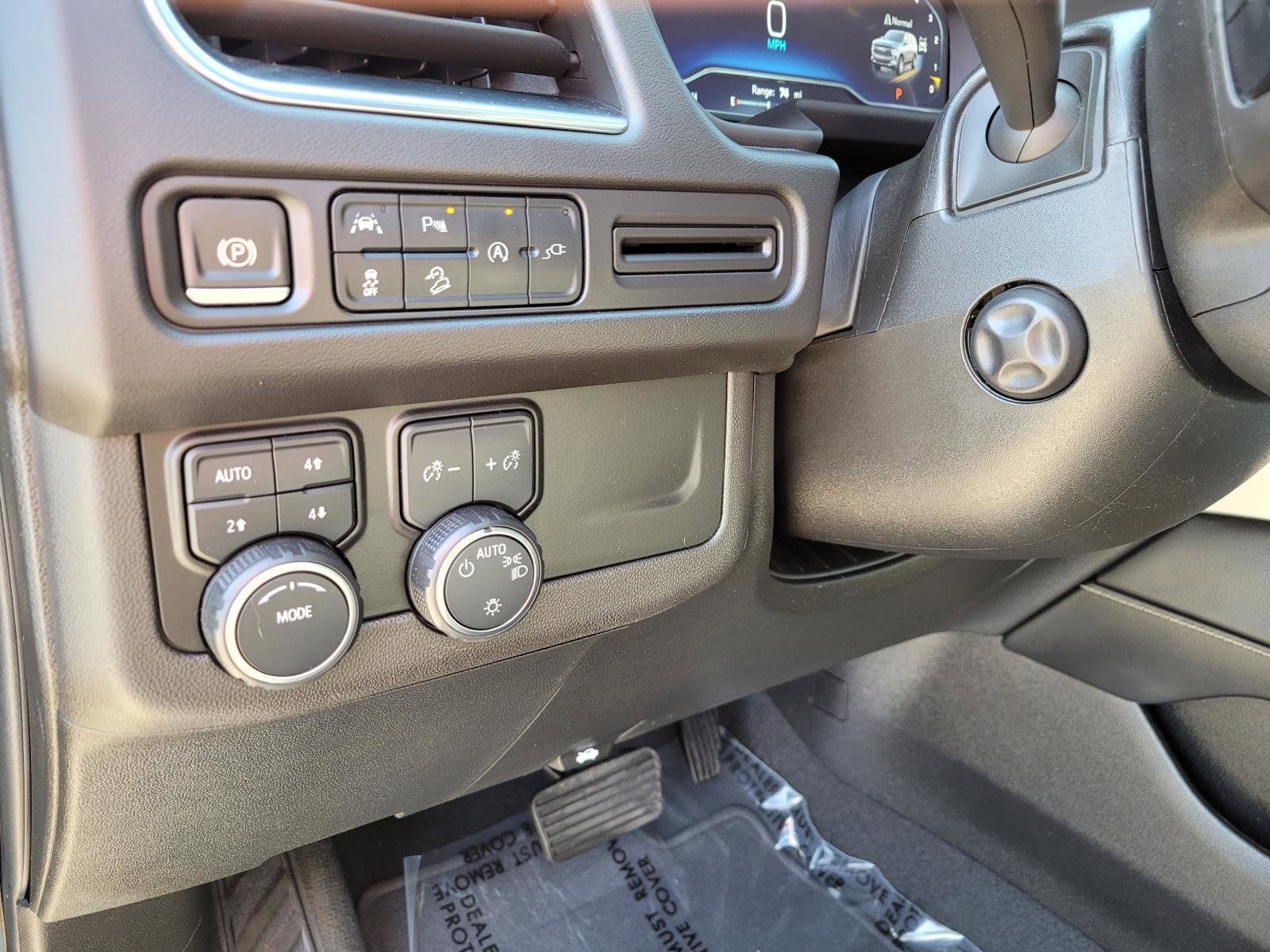 Used 2022 Chevrolet Suburban Premier AWD/4WD image 24