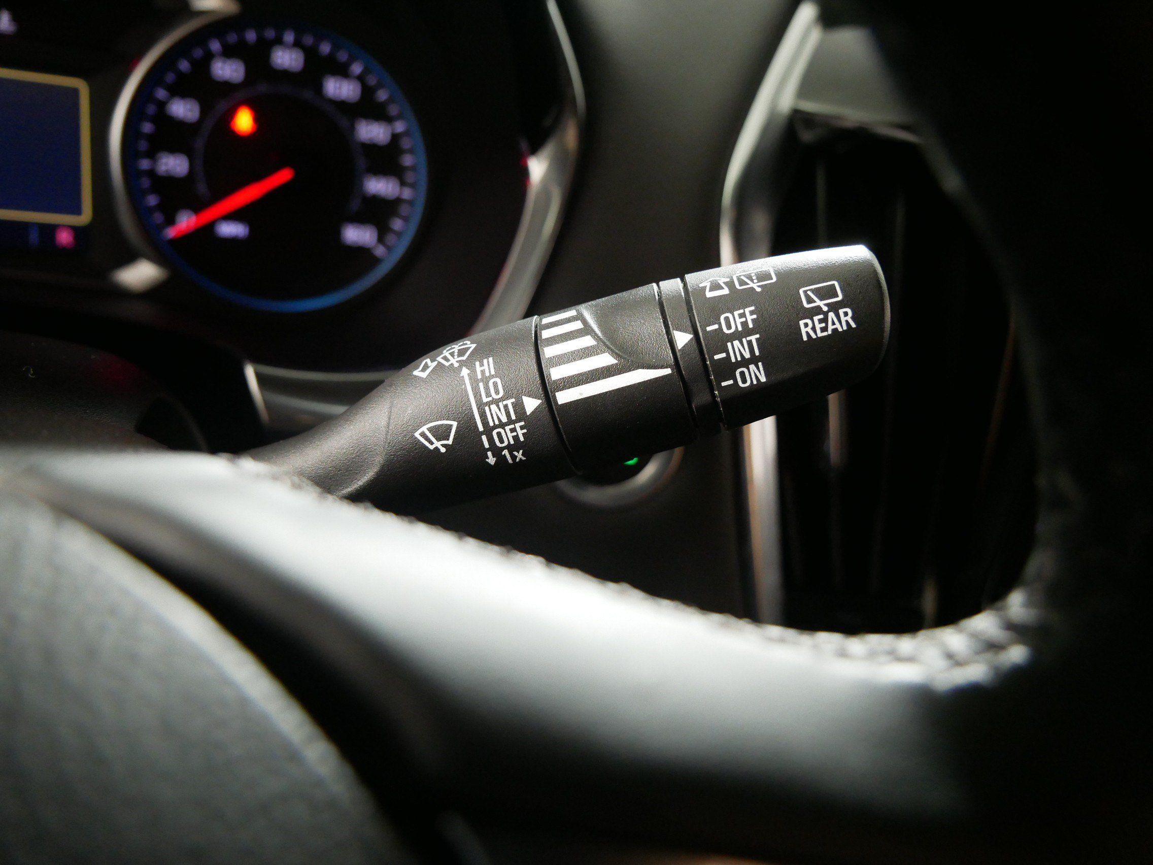 Used 2023 Chevrolet Traverse LT FWD image 31
