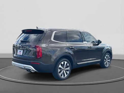 Used 2022 Kia Telluride EX w/ EX Premium Package image 5