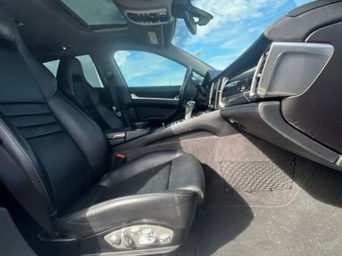Used 2016 Porsche Panamera Edition RWD image 38