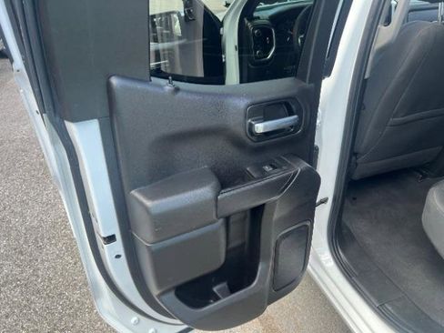 Used 2020 Chevrolet Silverado 1500 LT AWD/4WD image 40