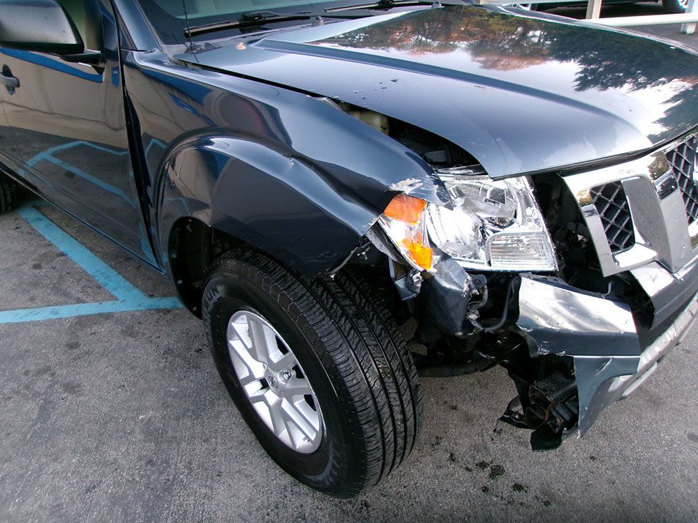 Used 2017 Nissan Frontier SV w/ SV Value Truck Package AWD/4WD image 4