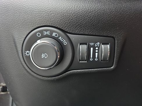Used 2022 Jeep Compass Limited w/ Sun and Sound Group AWD/4WD image 23