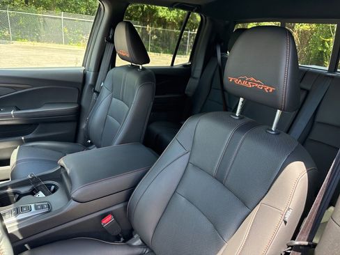 Used 2025 Honda Ridgeline TrailSport image 10