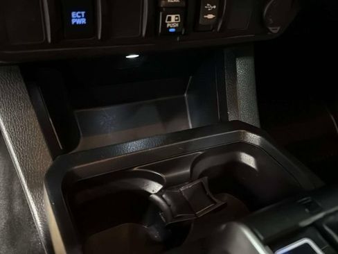 Used 2019 Toyota Tacoma SR5 AWD/4WD image 25