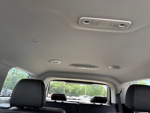 Used 2023 GMC Acadia SLT w/ Elevation Edition AWD/4WD image 31