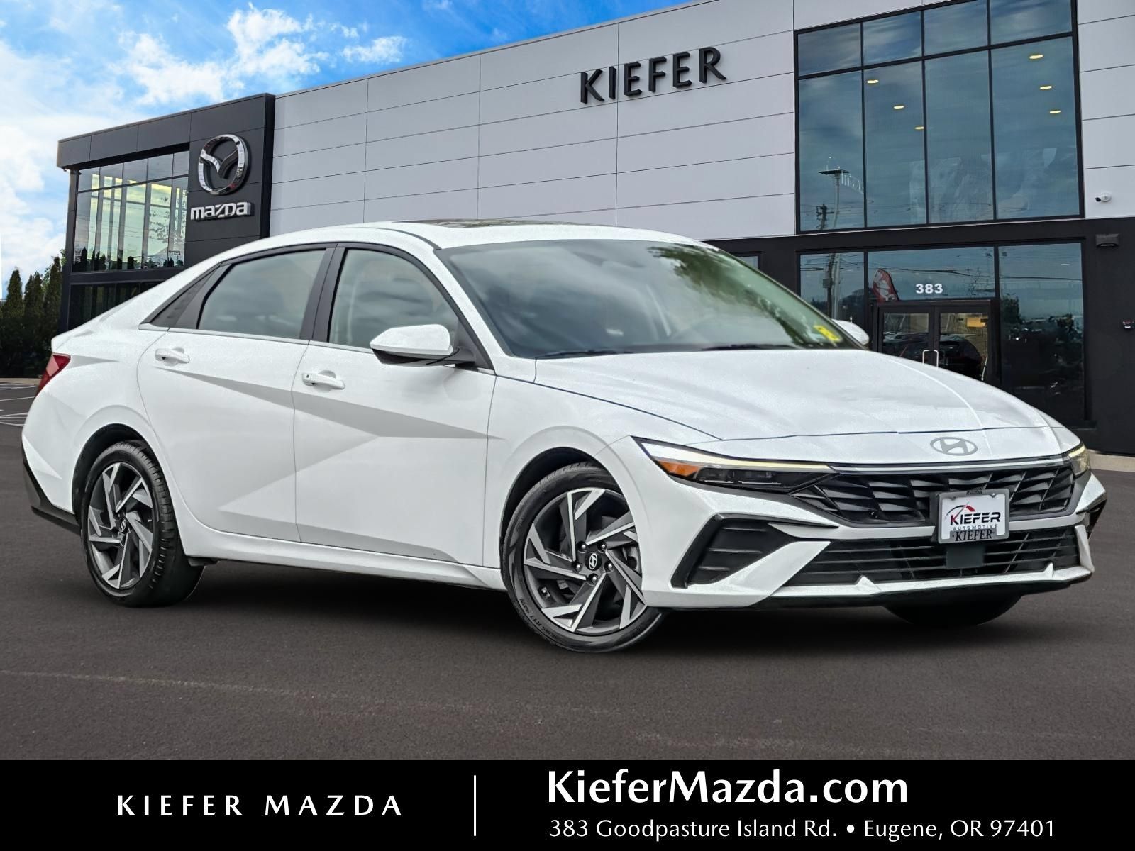 Used 2025 Hyundai Elantra SEL FWD image 1