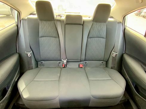 Used 2020 Toyota Corolla LE image 28