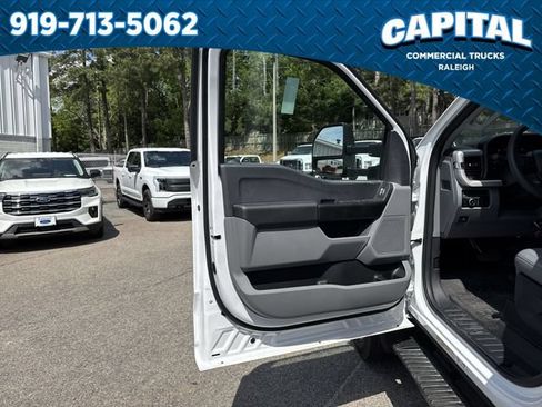 New 2024 Ford F550 4x4 Regular Cab Super Duty image 21