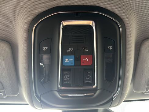 Used 2023 Jeep Grand Cherokee L Laredo AWD/4WD image 33