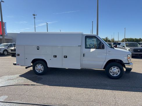 New 2026 Ford E-350 and Econoline 350 Super Duty w/ Power Equipment Group RWD image 5