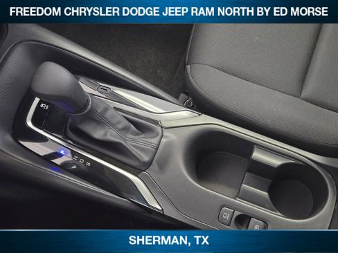 Used 2025 Toyota Corolla LE image 14