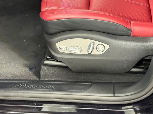 Used 2025 Porsche Macan image 16