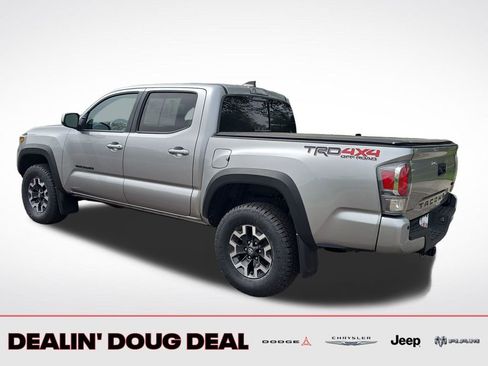 Used 2023 Toyota Tacoma TRD Off-Road w/ Technology Package AWD/4WD image 4