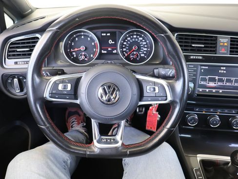 Used 2017 Volkswagen Golf 4-Door FWD image 26