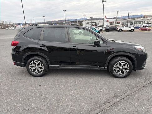 Certified 2023 Subaru Forester Premium image 6