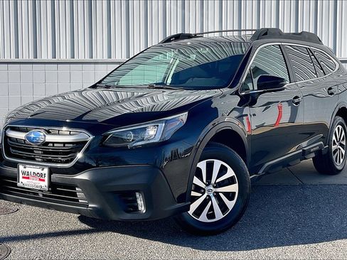 Used 2021 Subaru Outback Premium image 2