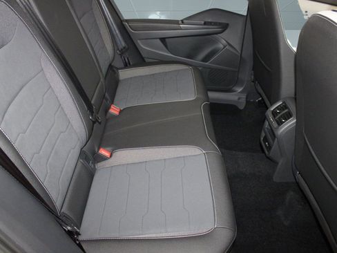 New 2025 Volkswagen Taos SE image 25