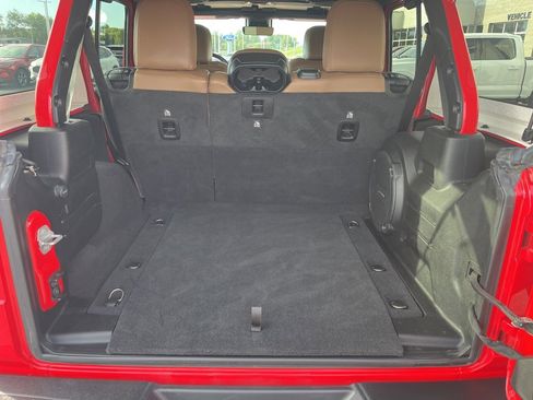 Used 2021 Jeep Wrangler Unlimited Rubicon image 14