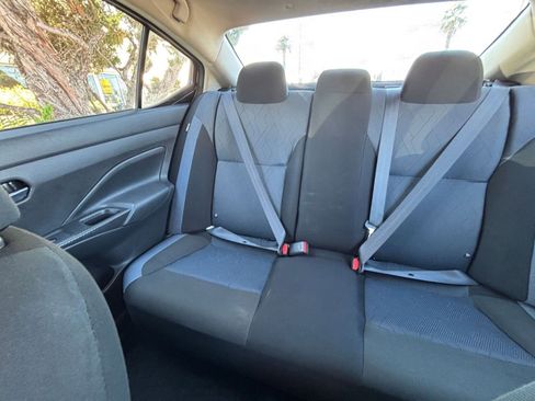 Used 2025 Nissan Versa SV FWD image 38