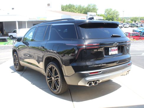 New 2026 Chevrolet Traverse LT w/ Driver Confidence Package AWD/4WD image 5