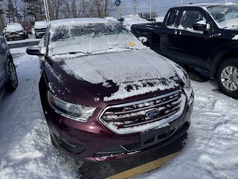 Used 2019 Ford Taurus Limited image 2