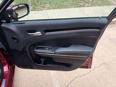 Used 2023 Chrysler 300 S w/ Comfort Group RWD image 24