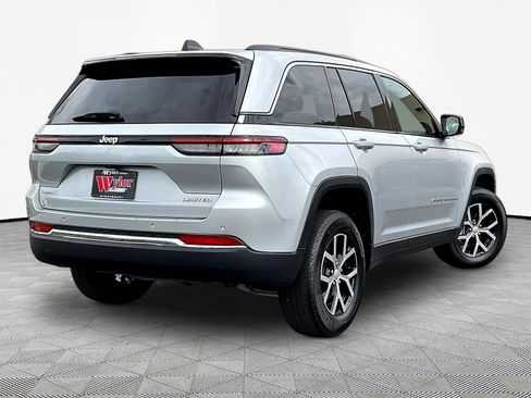 Used 2025 Jeep Grand Cherokee Limited AWD/4WD image 6