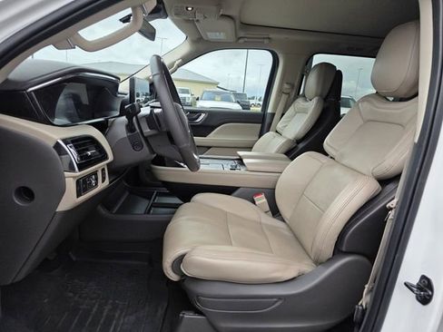 Used 2023 Lincoln Navigator Reserve RWD image 13
