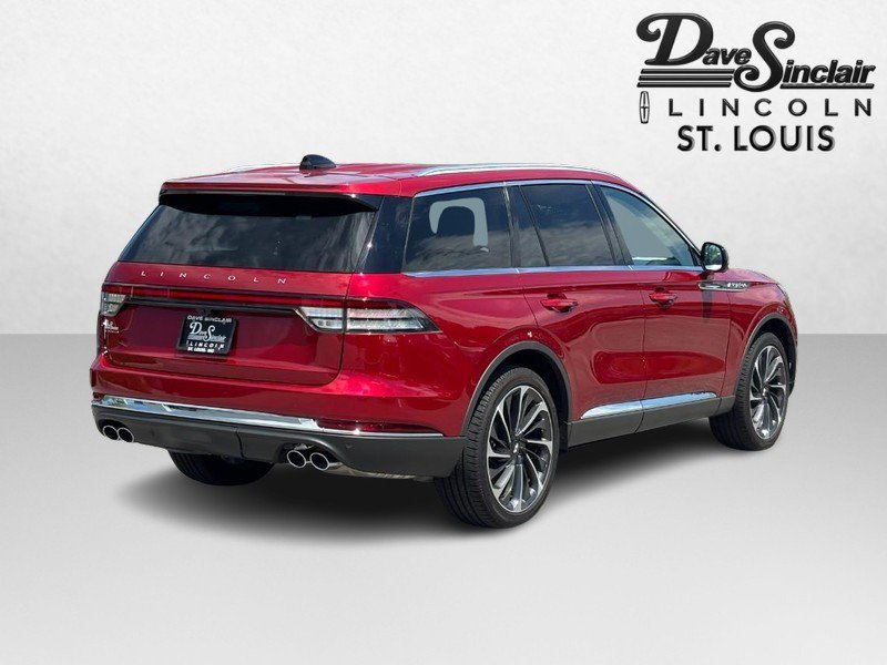 Certified 2025 Lincoln Aviator Reserve w/ Equipment Group 201A AWD/4WD image 3