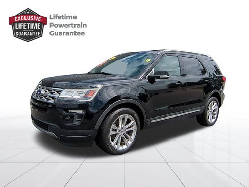 Used 2018 Ford Explorer XLT w/ Equipment Group 202A image 7